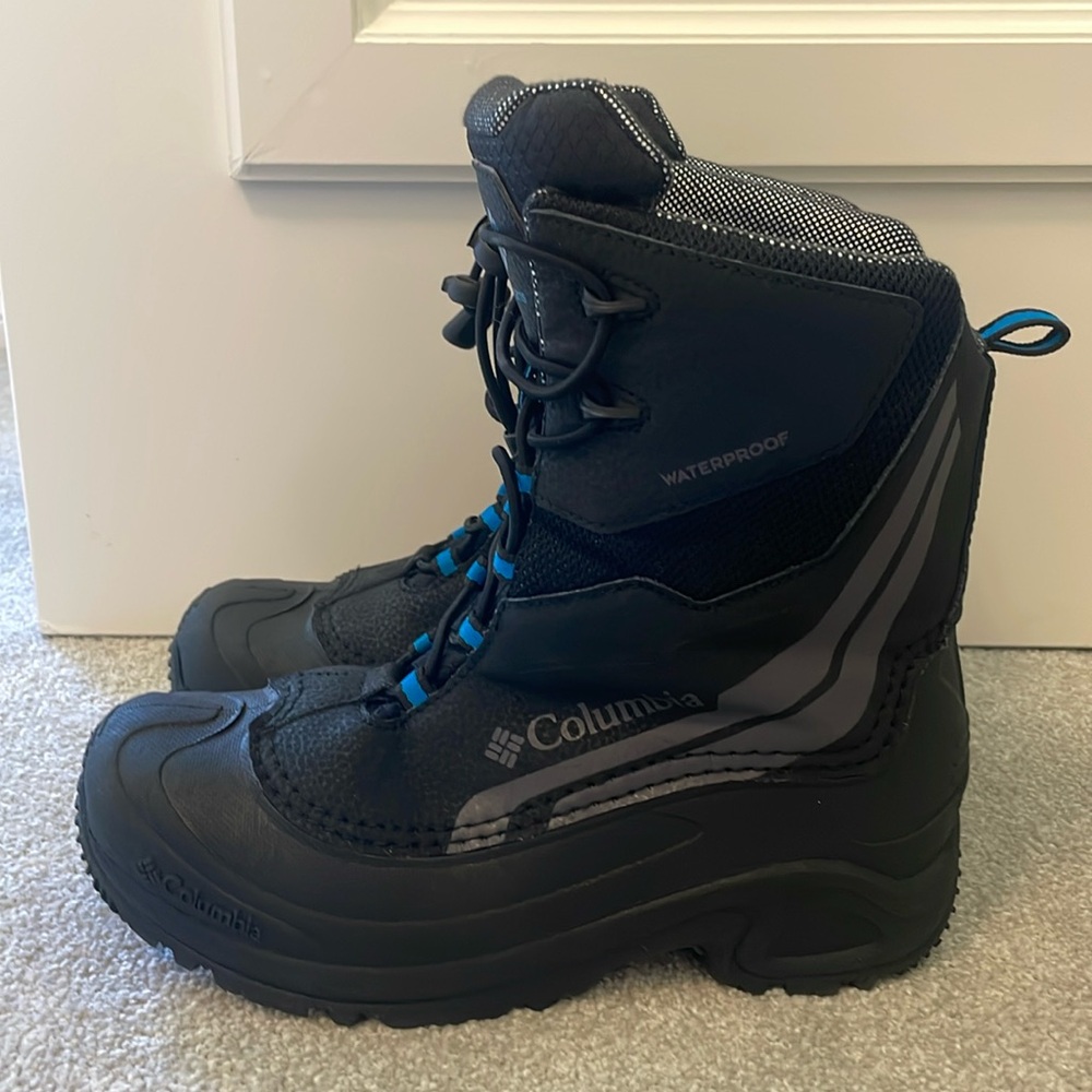 Boys Columbia winter boots size 6